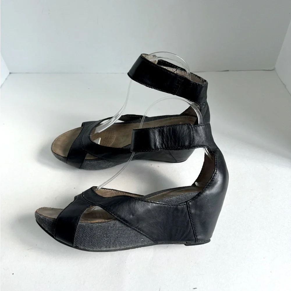 OTBT Hobart Wedge Sandals size 7.5 Black Leather Size 7.5 - Picture 9 of 13
